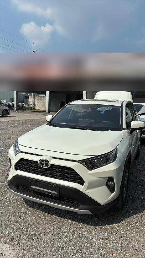 Toyota RAV4 essence 2L 2020 à réserver
